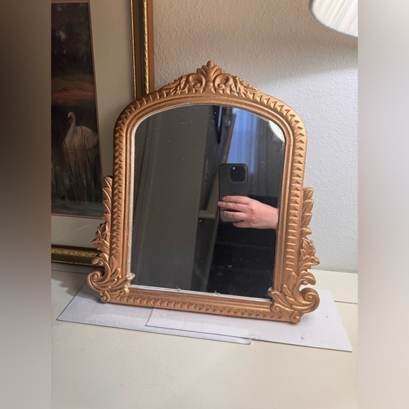 - Golden ornate mirror frame - Picture 5 of 5
